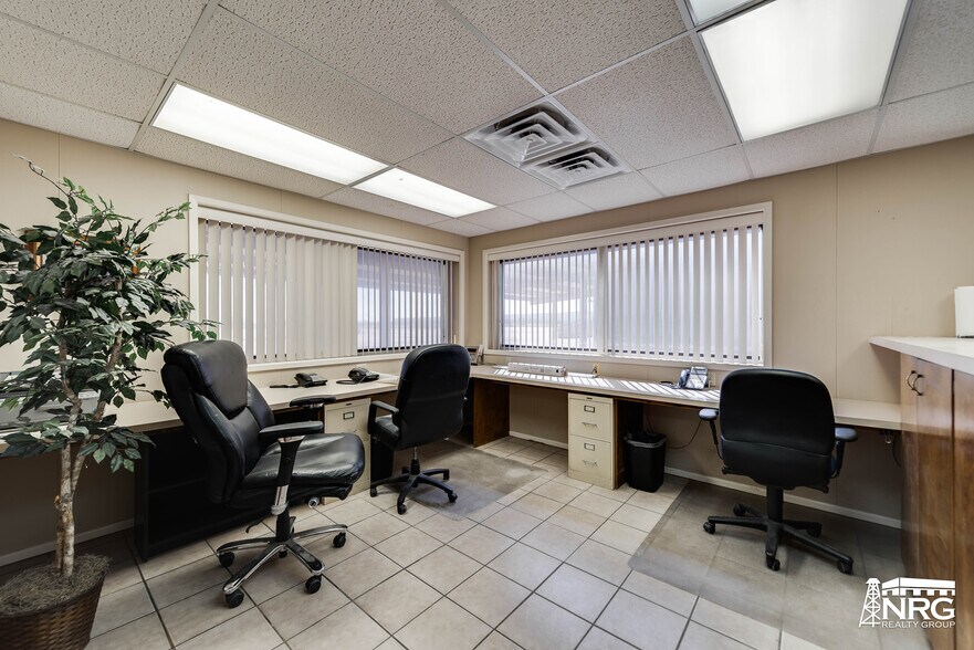 More Photos Of 800 S Meadow Ave, Odessa Warehouse For Sale