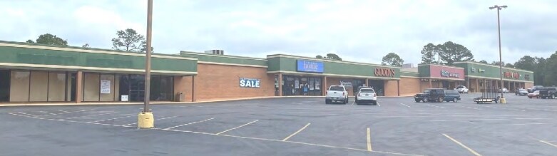 Primary Photo Of 621-629 E Franklin St, Sylvester Storefront For Lease