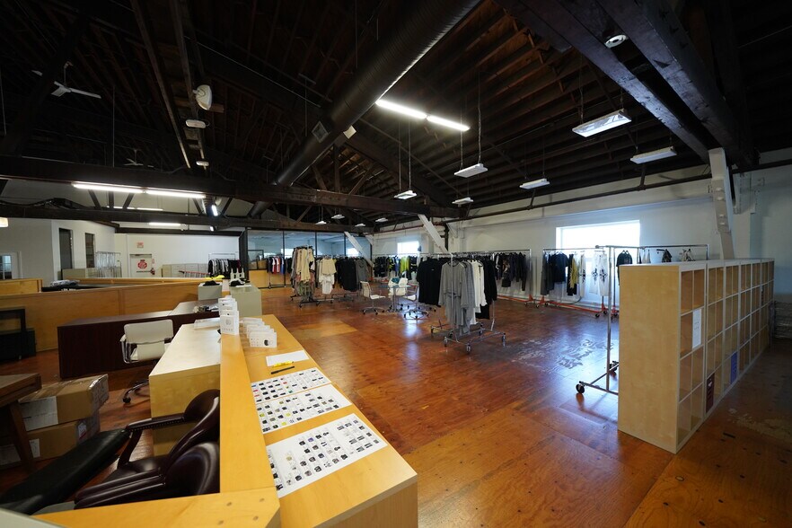 More Photos Of 1 Lexington & Revere Ave, Bethpage Warehouse For Sale