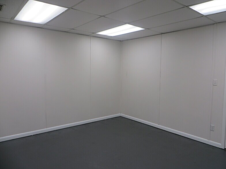 More Photos Of 1008 Pennsylvania Ave, Saint Cloud Storefront Retail Office For Lease