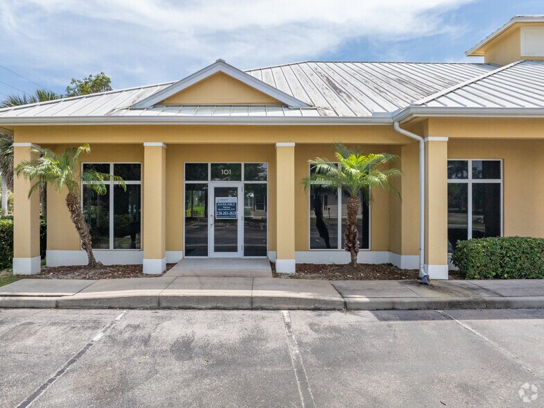 More Photos Of 9705 Commerce Center Ct, Fort Myers Medical For Sale