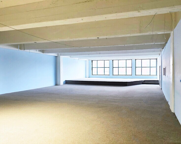 More Photos Of 667 N Broad St, Philadelphia Office For Lease
