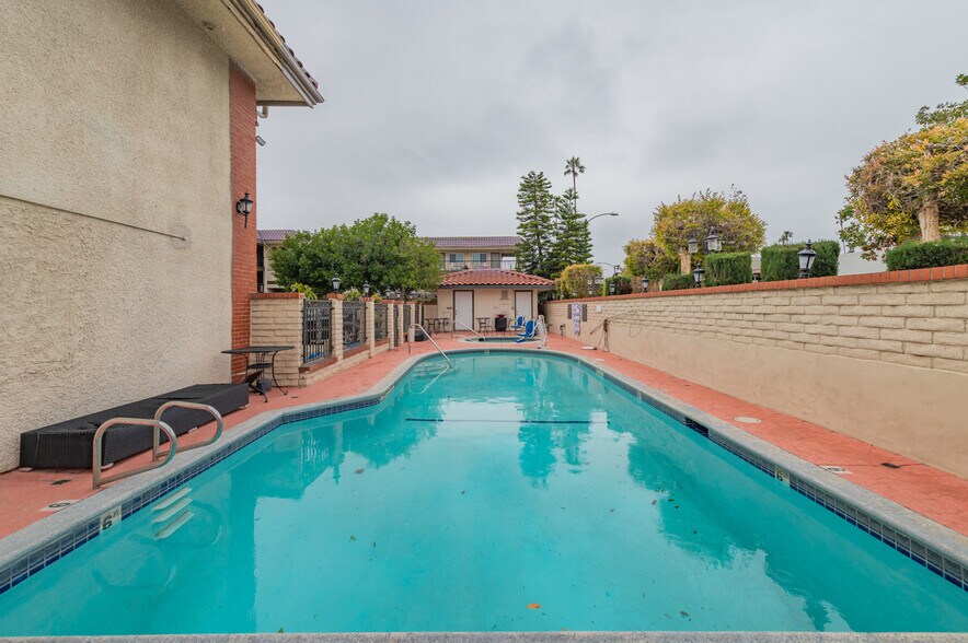 More Photos Of 2156 E Colorado Blvd, Pasadena Hotel For Sale