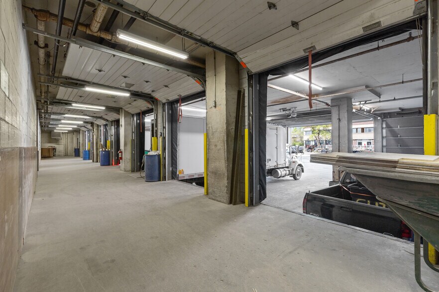 More Photos Of 9500 Rue Meilleur, Montréal Office For Lease