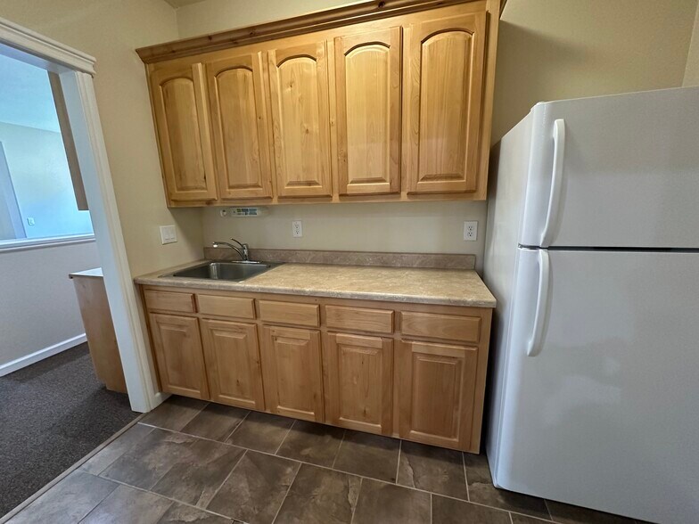 More Photos Of 24400 Old 44 Dr, Millville Flex For Sale