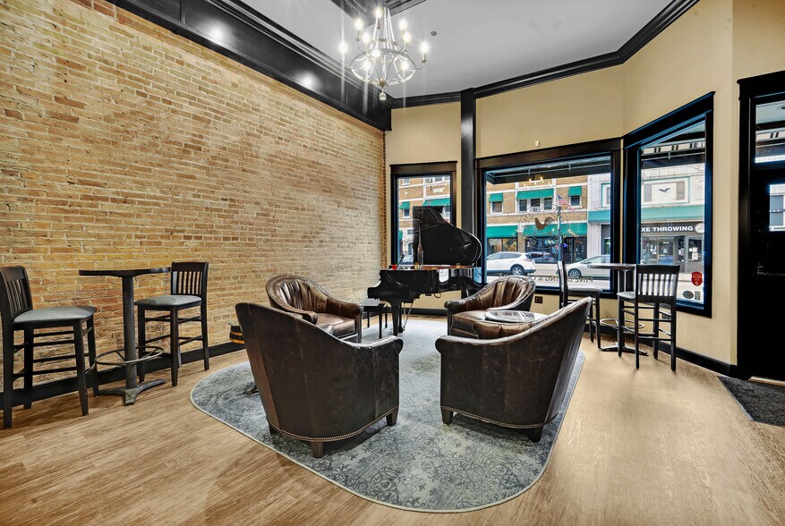 More Photos Of 30 N Main St, Fond Du Lac Restaurant For Sale