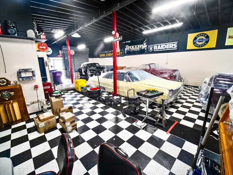 More Photos Of 2029 W 16th St, Long Beach Warehouse For Sale