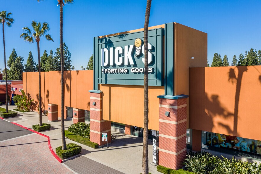 More Photos Of 2915-3011 El Camino Real, Tustin Unknown For Lease