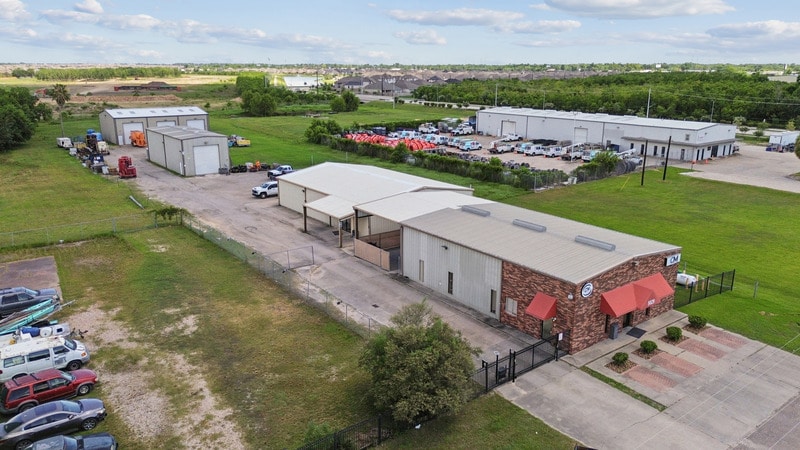 More Photos Of 5029 FM 646 Rd E, Dickinson Warehouse For Lease