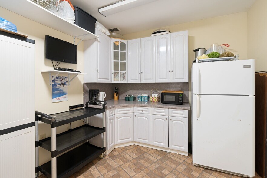 More Photos Of 1388 Richmond Ter, Staten Island Freestanding For Sale