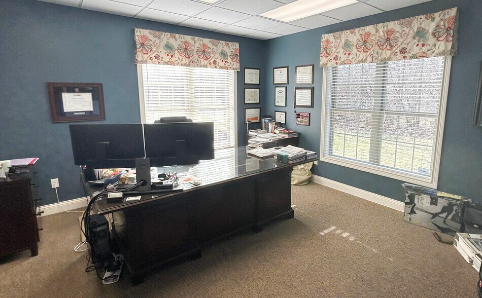 More Photos Of 5084 Wooster Rd, Cincinnati Medical For Sale