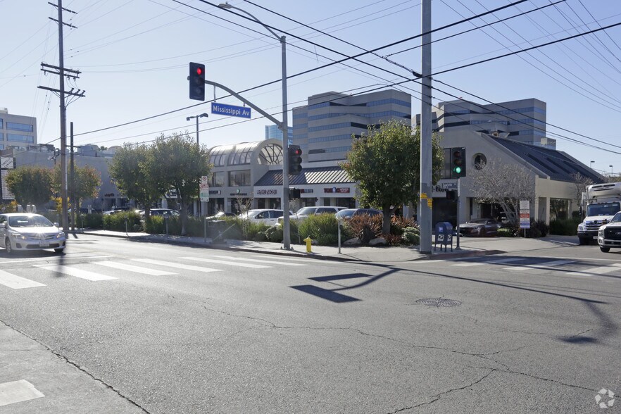 More Photos Of 2101-2133 Sawtelle Blvd, Los Angeles General Retail For Lease