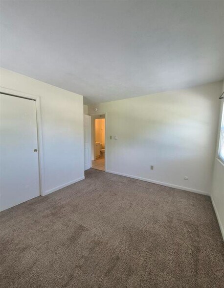 More Photos Of 5917 Plank Rd, Peoria Multifamily For Sale