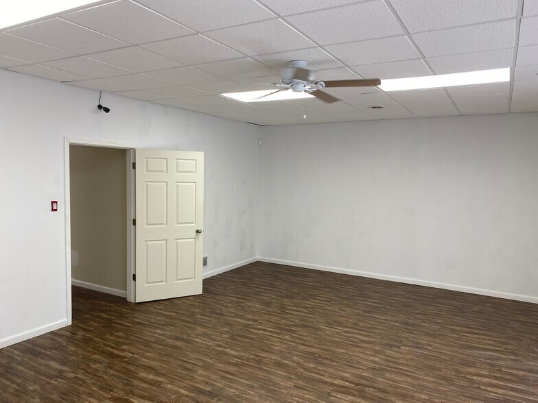 More Photos Of 1915 E 9 Mile Rd, Ferndale Freestanding For Sale