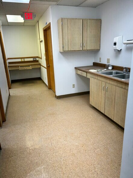 More Photos Of 949 E Livingston Ave, Columbus Daycare Center For Lease