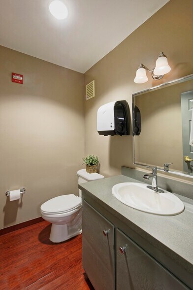 More Photos Of 6 S. Pendleton Street, Middleburg Office For Sale