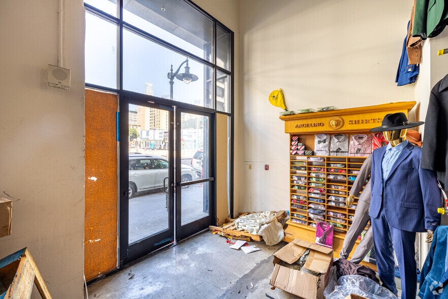 More Photos Of 746 S Los Angeles St, Los Angeles General Retail For Sale