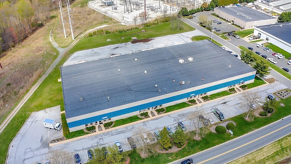 More Photos Of 201 Ruthar Dr, Newark Distribution For Lease
