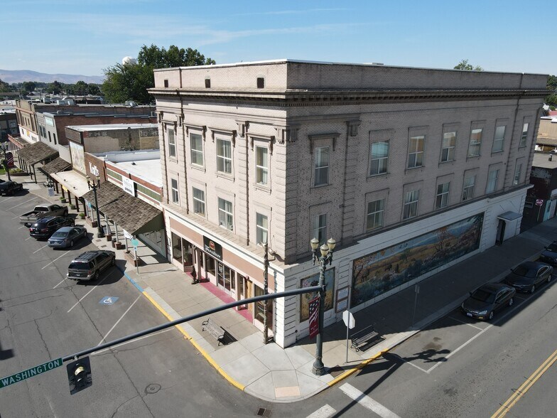 Primary Photo Of 101 S Toppenish Ave, Toppenish Storefront Retail Residential For Lease