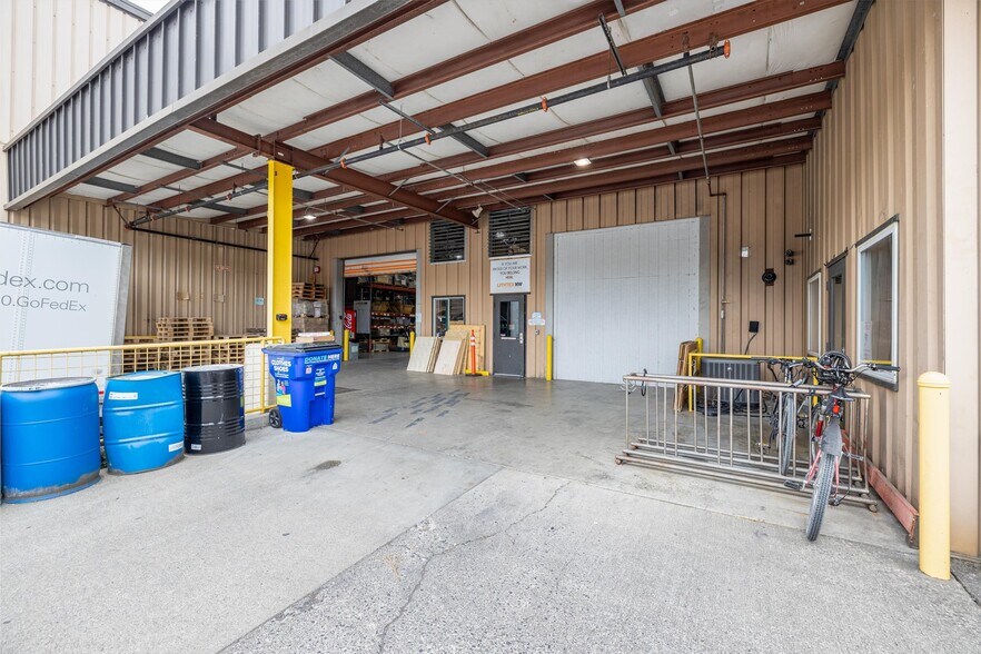 More Photos Of 2000 Kentucky St, Bellingham Warehouse For Sale