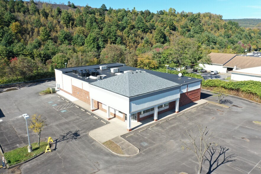 More Photos Of 1099 E Broad St, Tamaqua Storefront Retail Office For Sale