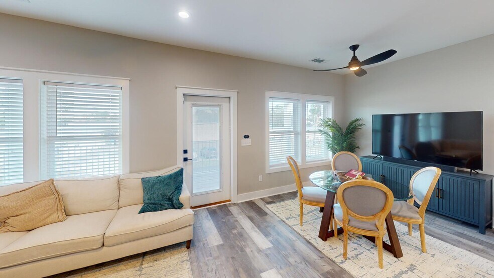 More Photos Of 304 Long Ave, Port Saint Joe Storefront Retail Residential For Sale