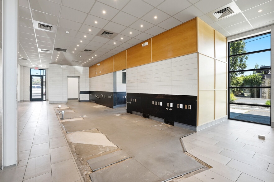 More Photos Of 602 E Yakima Ave, Yakima Storefront Retail Office For Lease