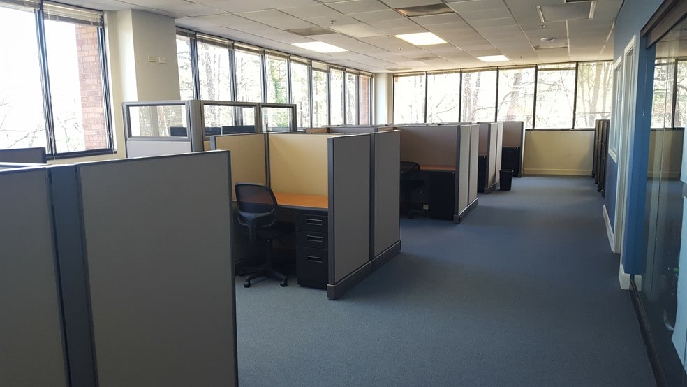 More Photos Of 1800 Roswell Rd, Marietta Serviced Offices For Lease