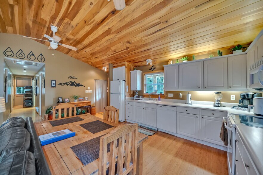 More Photos Of 5340 US-321, Butler Specialty For Sale