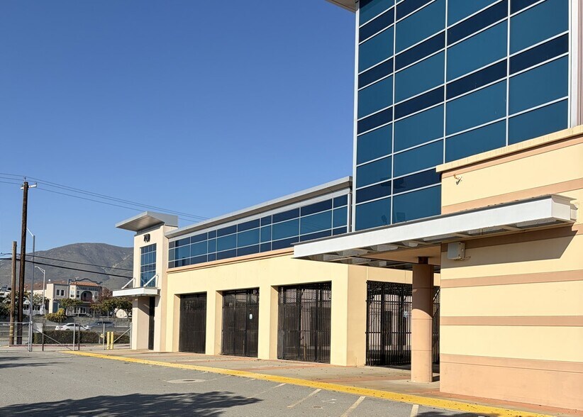 More Photos Of 720 Dubuque Ave, South San Francisco Warehouse For Lease