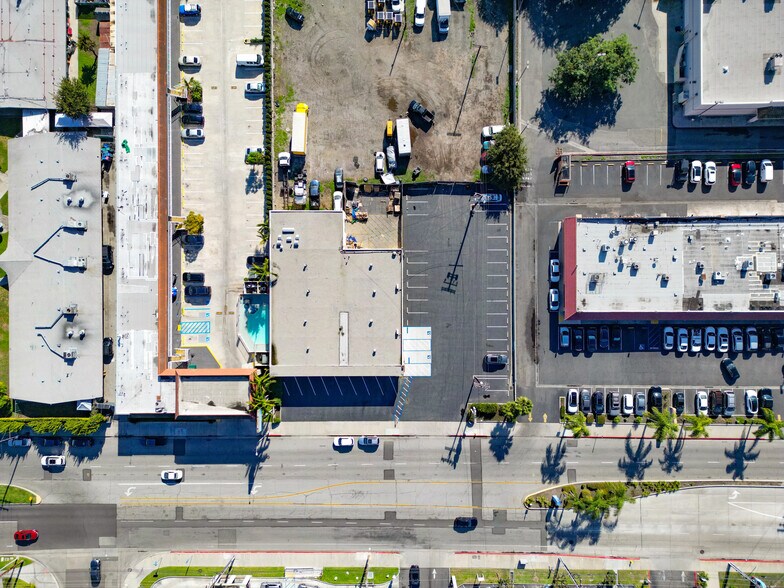 More Photos Of 11840 Artesia Blvd, Artesia Freestanding For Lease
