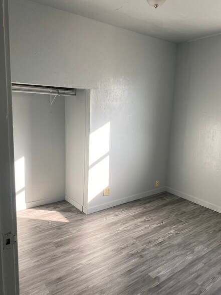 More Photos Of 204 SE 12th St, College Place Apartments For Sale