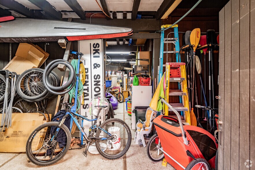 More Photos Of 170 N Lake Blvd, Tahoe City Storefront For Lease
