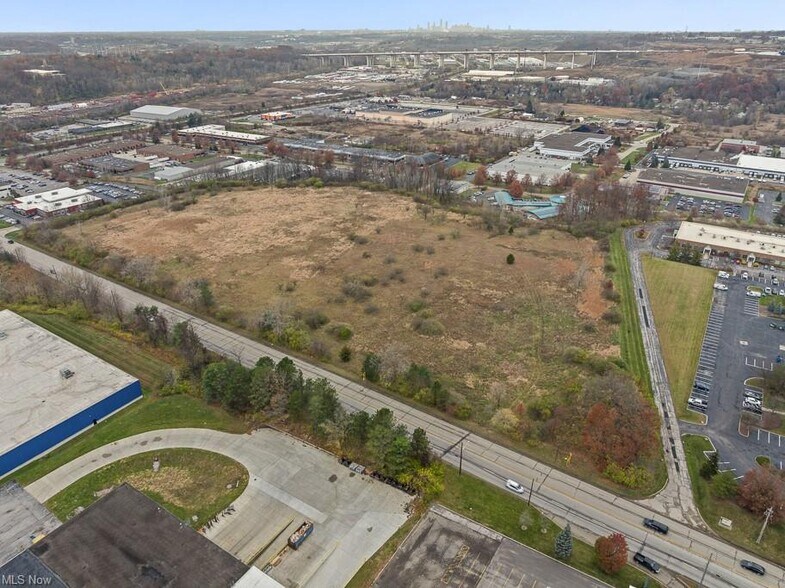 Primary Photo Of Rockside Rd & Sweet Valley dr, Valley View Land For Sale