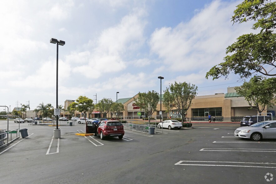 More Photos Of 610-680 Palomar St, Chula Vista Unknown For Lease