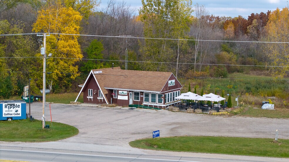 More Photos Of 814 W State St, Fox Lake Restaurant For Sale