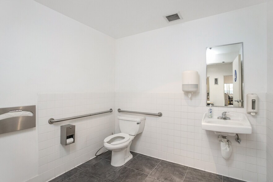 More Photos Of 2991-2995 E White Star Ave, Anaheim Warehouse For Sale