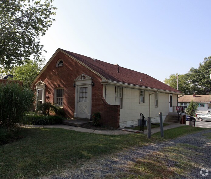 More Photos Of , Falls Church Unknown For Sale