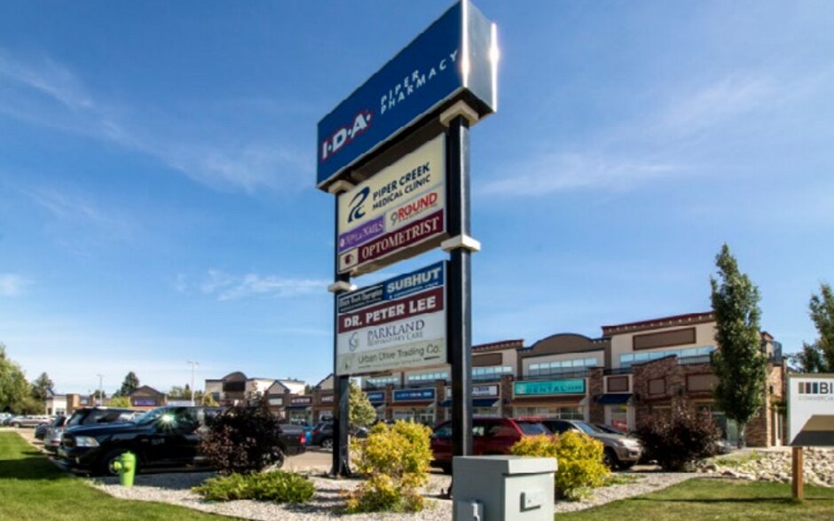 More Photos Of 3215 49 Ave, Red Deer Storefront For Lease