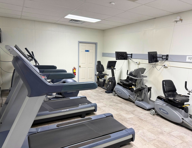 More Photos Of 600 S 5th Ave, Mayodan Health Club For Sale