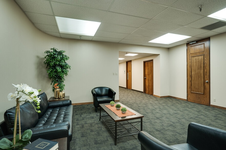 More Photos Of 4245 Kemp Blvd, Wichita Falls Office For Lease
