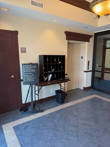 More Photos Of 19 N 5th St, Fort Smith Office For Lease