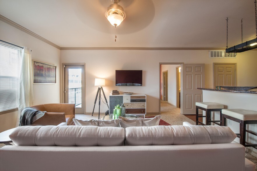 More Photos Of 301-409 N Walker Ave, Oklahoma City Apartments For Lease
