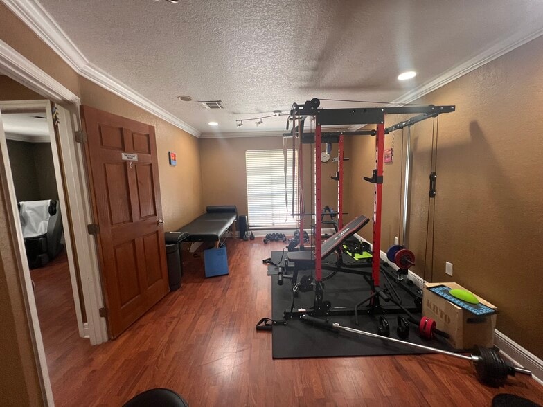 More Photos Of 766 Deltona Blvd, Deltona Flex For Sale