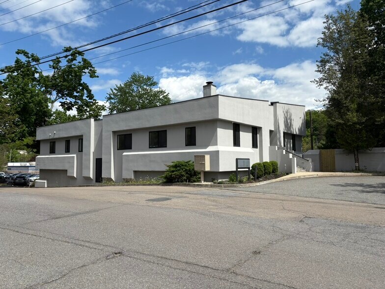 More Photos Of 9 Hunts Ln, Chappaqua Loft Creative Space For Lease