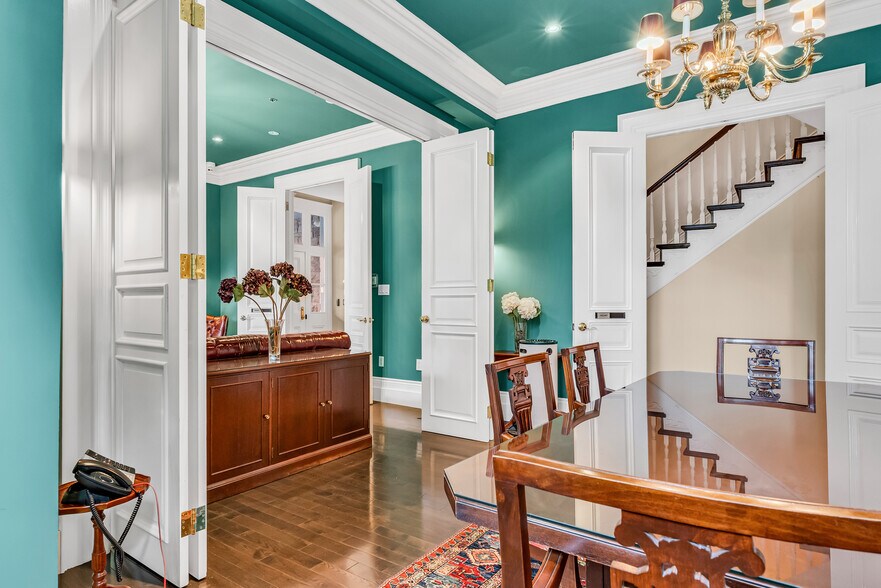 More Photos Of 15 Prince Arthur Ave, Toronto Office Residential For Lease