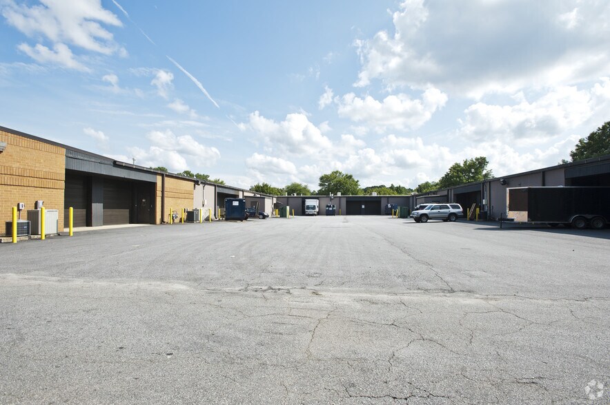 More Photos Of 1351 Oakbrook Dr, Norcross Light Distribution For Lease