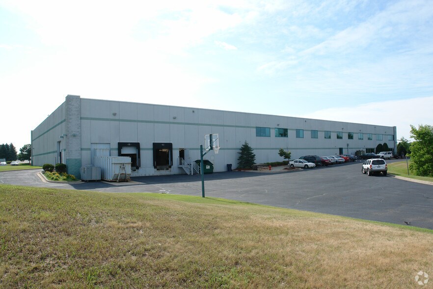 More Photos Of 10900 S Nesbitt Ave, Bloomington Flex For Lease