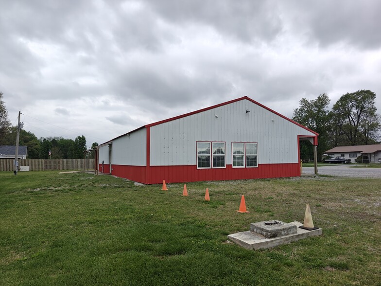 More Photos Of 430 N Brent Ln, West Siloam Springs General Retail For Lease