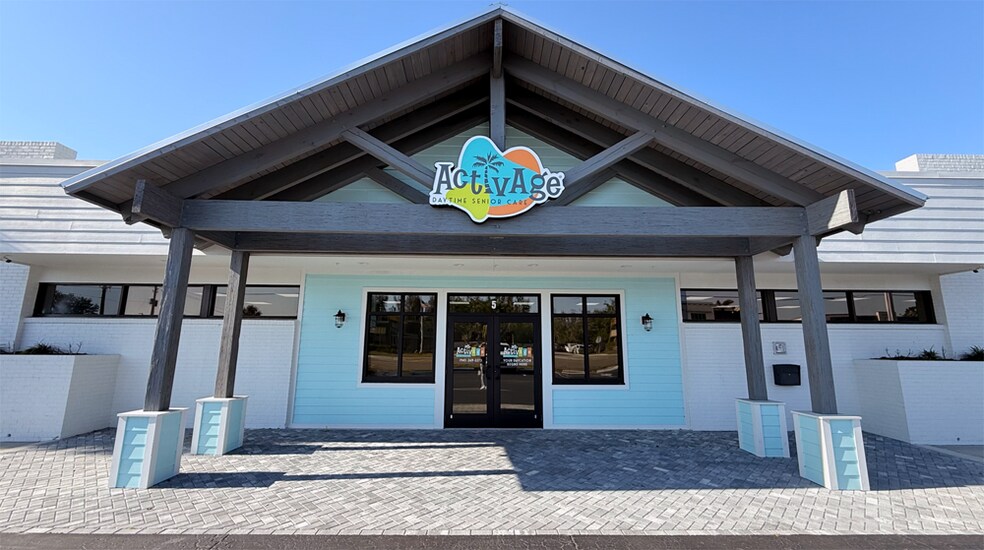 More Photos Of 3801 Bee Ridge Rd, Sarasota Storefront For Sale